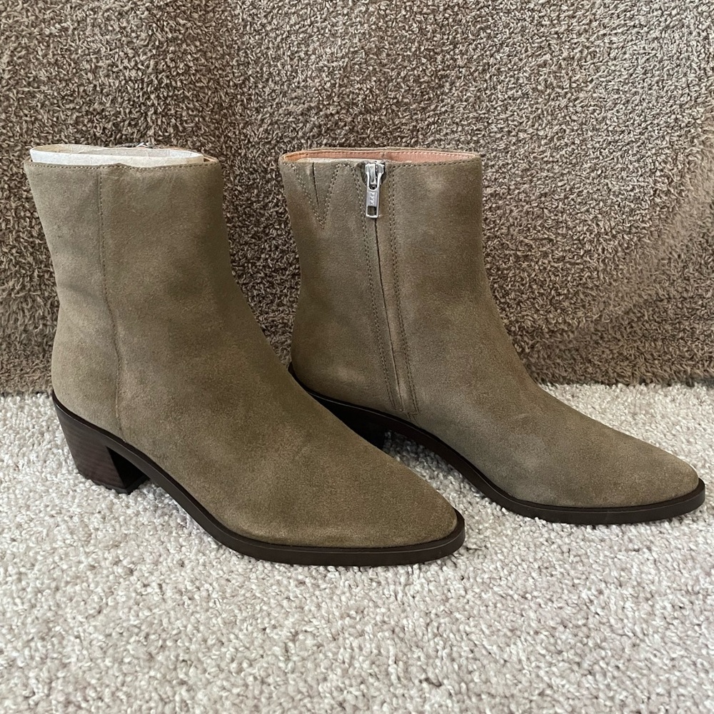 Madewell Pointy-Toe Chelsea Boots in oiled suede NIB